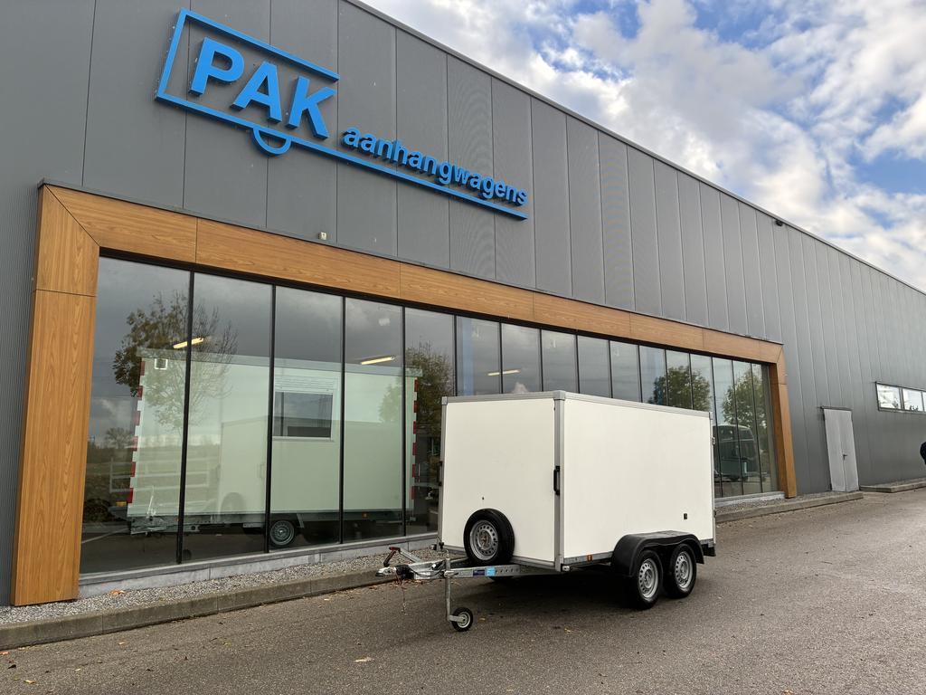 Tweedehands Easyline Gesloten aanhangwagen geremd 300x147x150 1500kg 2020
